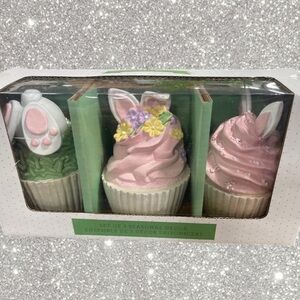 Easter cupcakes topped with Pastel bunnies & Eggs Set of 3 Tabletop Decor NWT